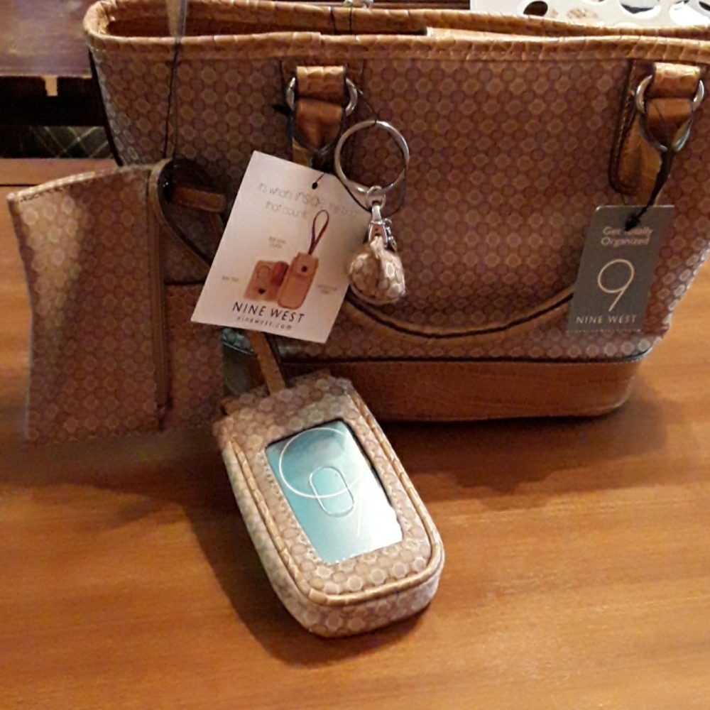 Nine West purse - Picture 2 of 8